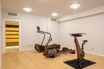 Five-Bedroom Villa with Heated Pool in Primošten