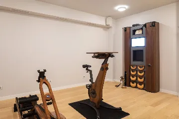 Five-Bedroom Villa with Heated Pool in Primošten