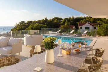 Five-Bedroom Villa with Heated Pool in Primošten