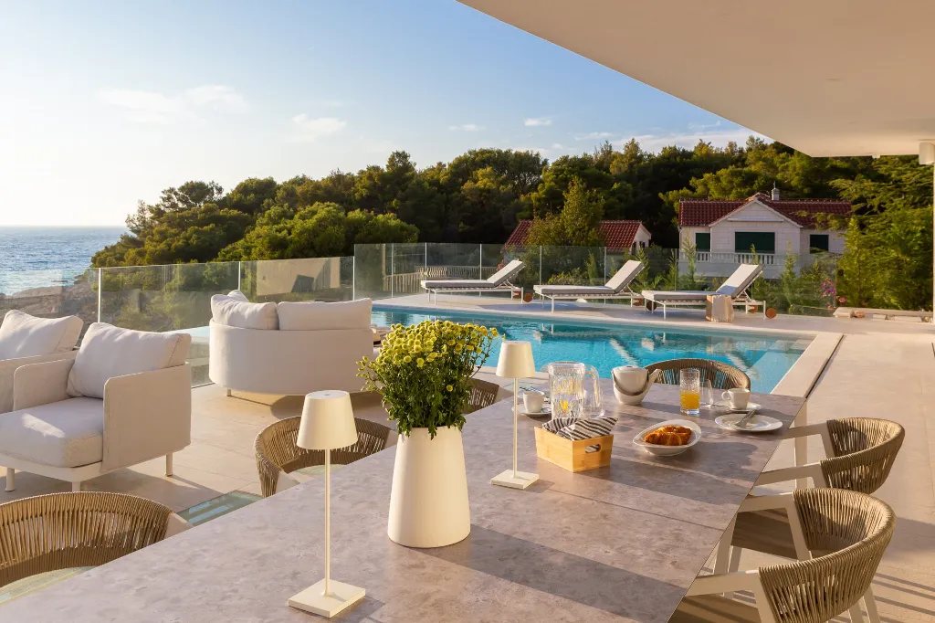 Five-Bedroom Villa with Heated Pool in Primošten