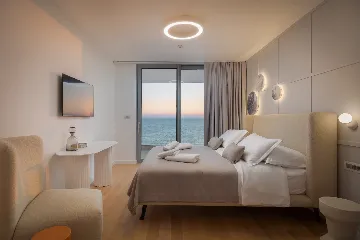 Five-Bedroom Villa with Heated Pool in Primošten