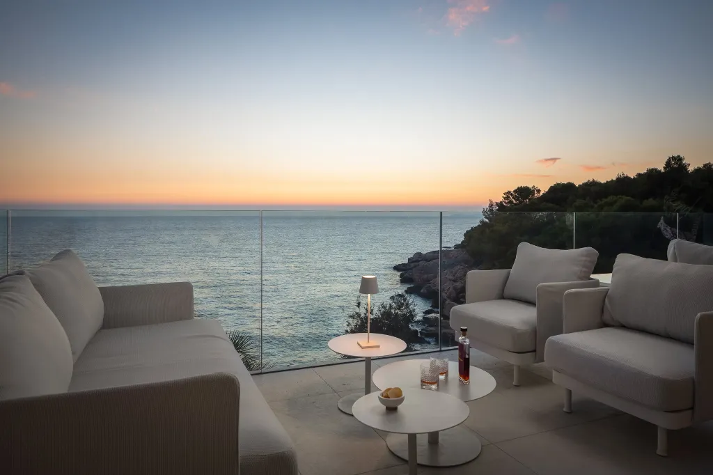 Five-Bedroom Villa with Heated Pool in Primošten