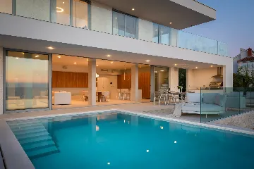 Five-Bedroom Villa with Heated Pool in Primošten