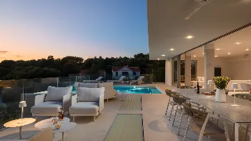 Five-Bedroom Villa with Heated Pool in Primošten