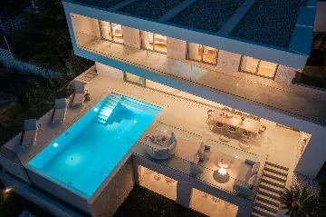Five-Bedroom Villa with Heated Pool in Primošten