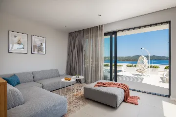 Contemporary Villa with Infinity Pool in Jezera