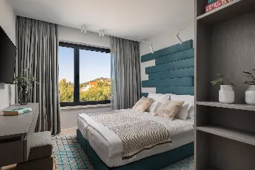 Contemporary Villa with Infinity Pool in Jezera