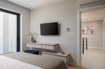 Contemporary Villa with Infinity Pool in Jezera