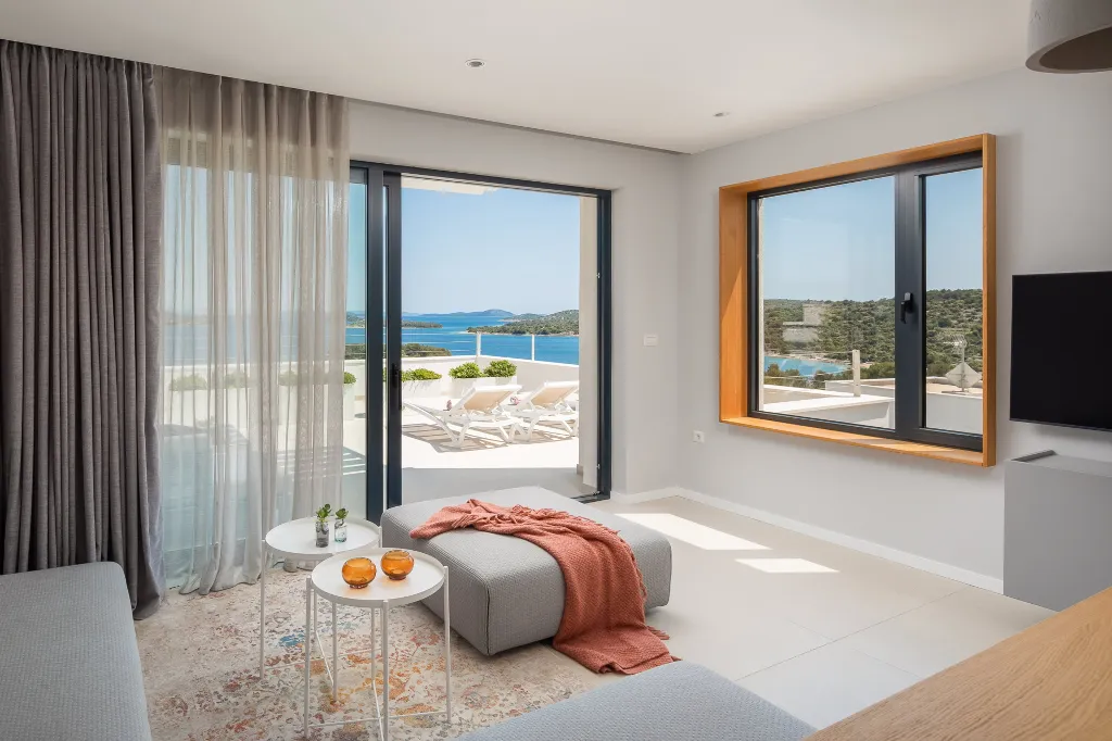 Contemporary Villa with Infinity Pool in Jezera