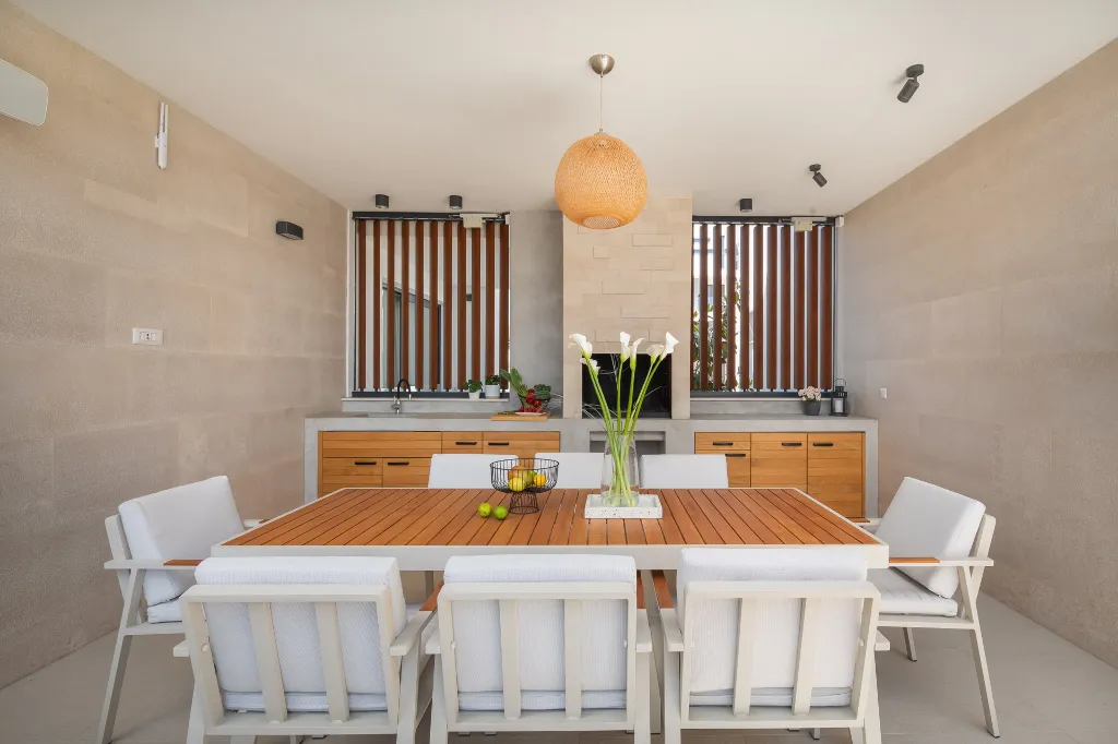 Contemporary Villa with Infinity Pool in Jezera