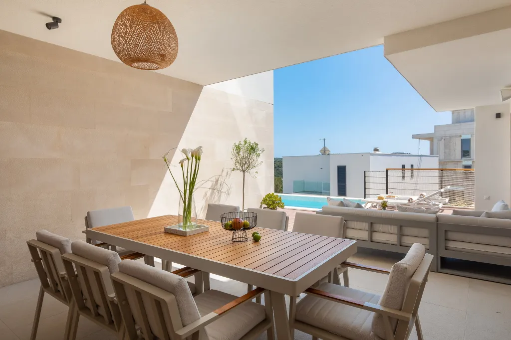 Contemporary Villa with Infinity Pool in Jezera