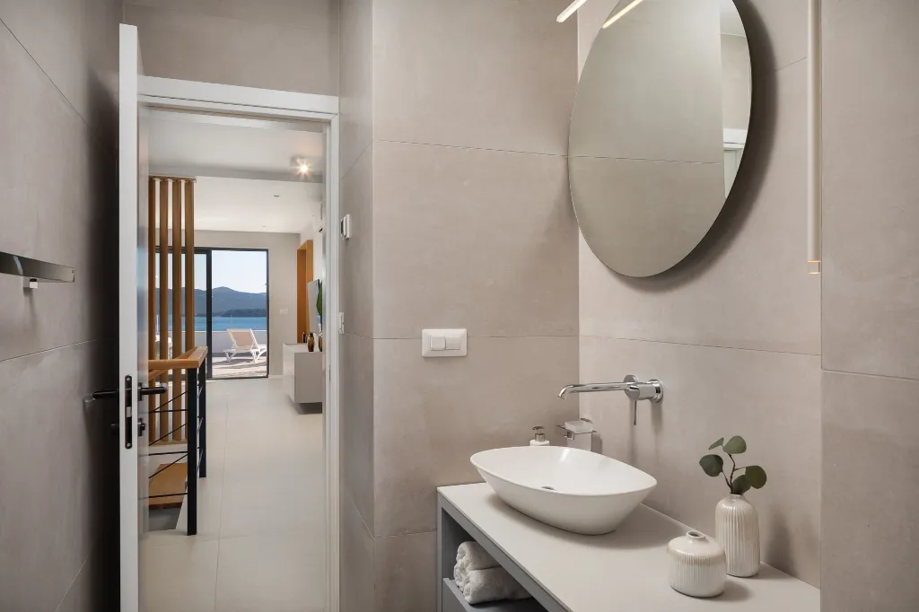 Contemporary Villa with Infinity Pool in Jezera