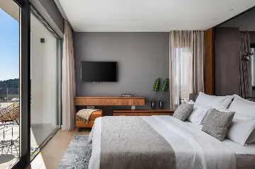 Contemporary Villa with Infinity Pool in Jezera