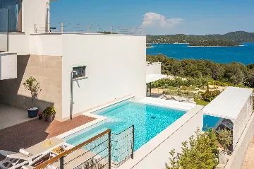 Contemporary Villa with Infinity Pool in Jezera