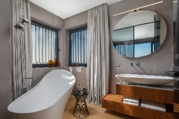 Contemporary Villa with Infinity Pool in Jezera