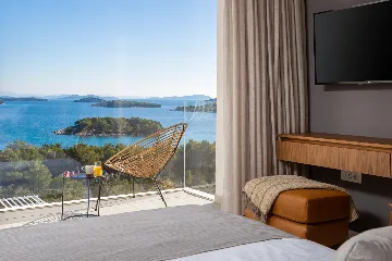 Contemporary Villa with Infinity Pool in Jezera