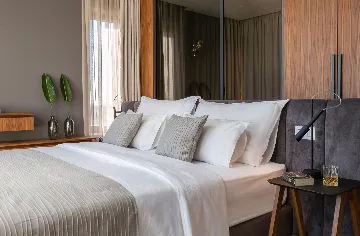 Contemporary Villa with Infinity Pool in Jezera