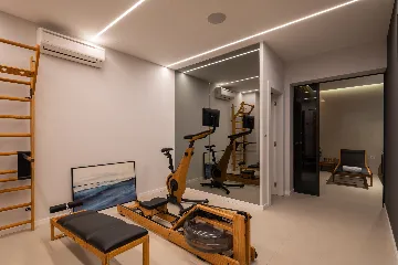 Contemporary Villa with Infinity Pool in Jezera