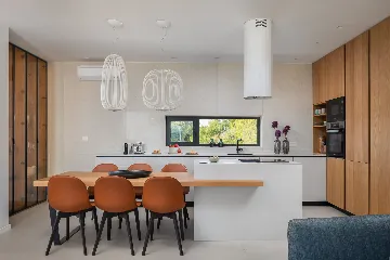 Contemporary Villa with Infinity Pool in Jezera