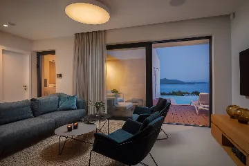 Contemporary Villa with Infinity Pool in Jezera