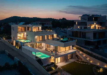 Contemporary Villa with Infinity Pool in Jezera