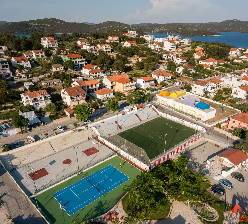 Contemporary Villa with Infinity Pool in Jezera