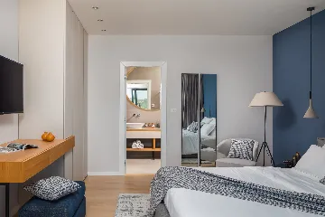 Modern Seaside Villa with Pool in Jezera