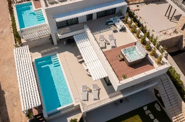 Modern Seaside Villa with Pool in Jezera