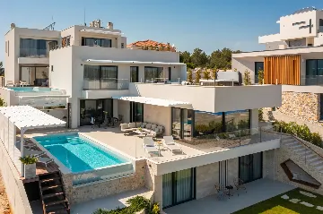 Modern Seaside Villa with Pool in Jezera