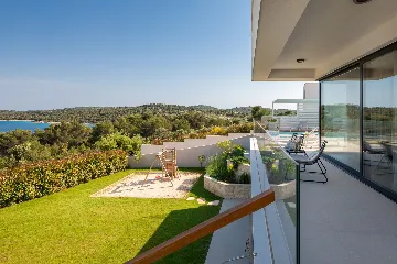 Modern Seaside Villa with Pool in Jezera