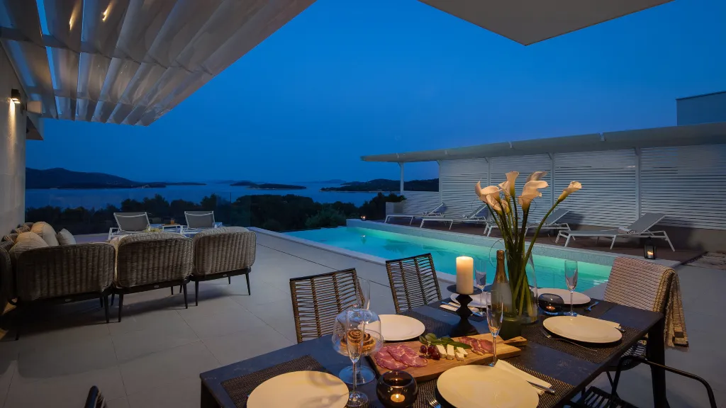 Modern Seaside Villa with Pool in Jezera