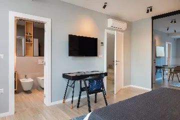 Modern Seaside Villa with Pool in Jezera