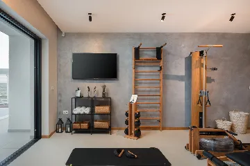 Modern Seaside Villa with Pool in Jezera