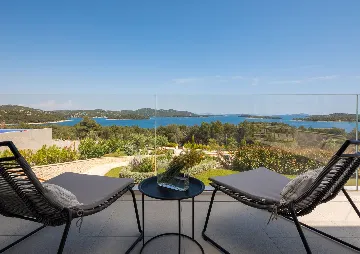 Modern Seaside Villa with Pool in Jezera