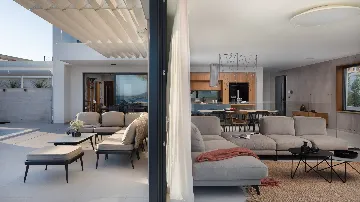 Contemporary Villa Complex With Pools, Jezera