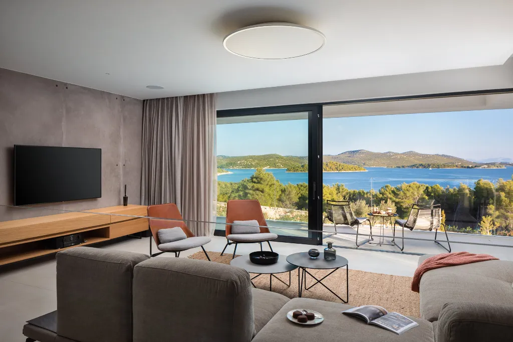 Contemporary Villa Complex With Pools, Jezera