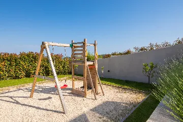 Contemporary Villa Complex With Pools, Jezera