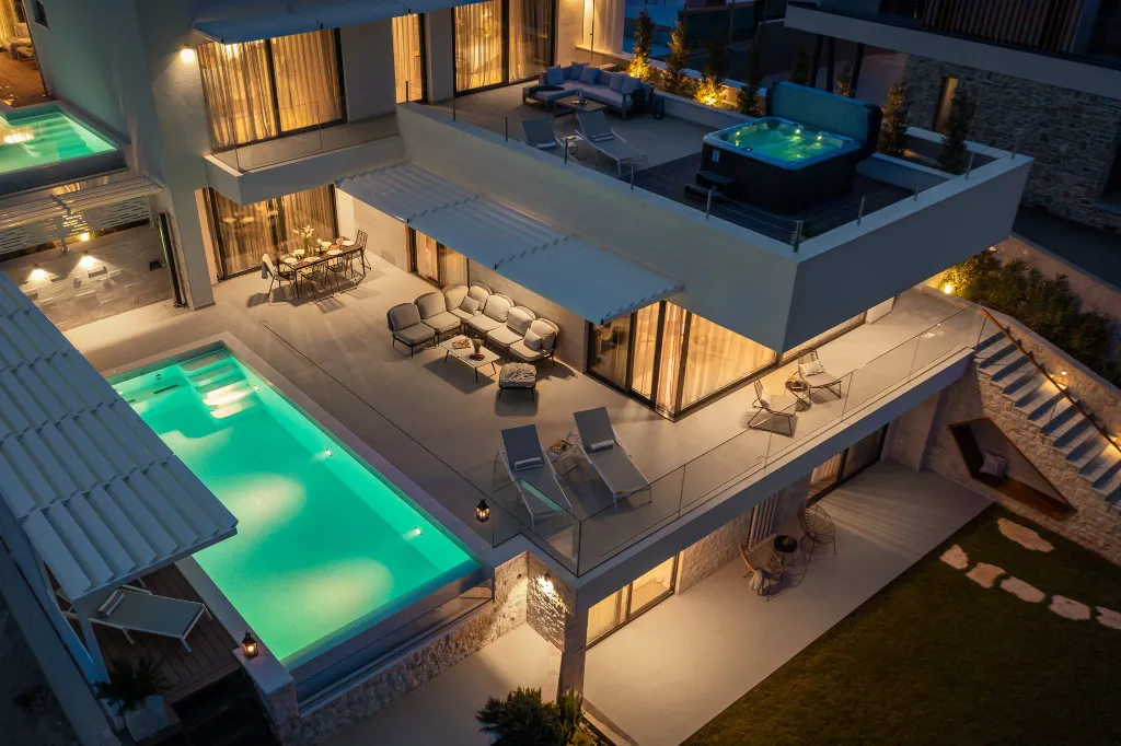 Contemporary Villa Complex With Pools, Jezera