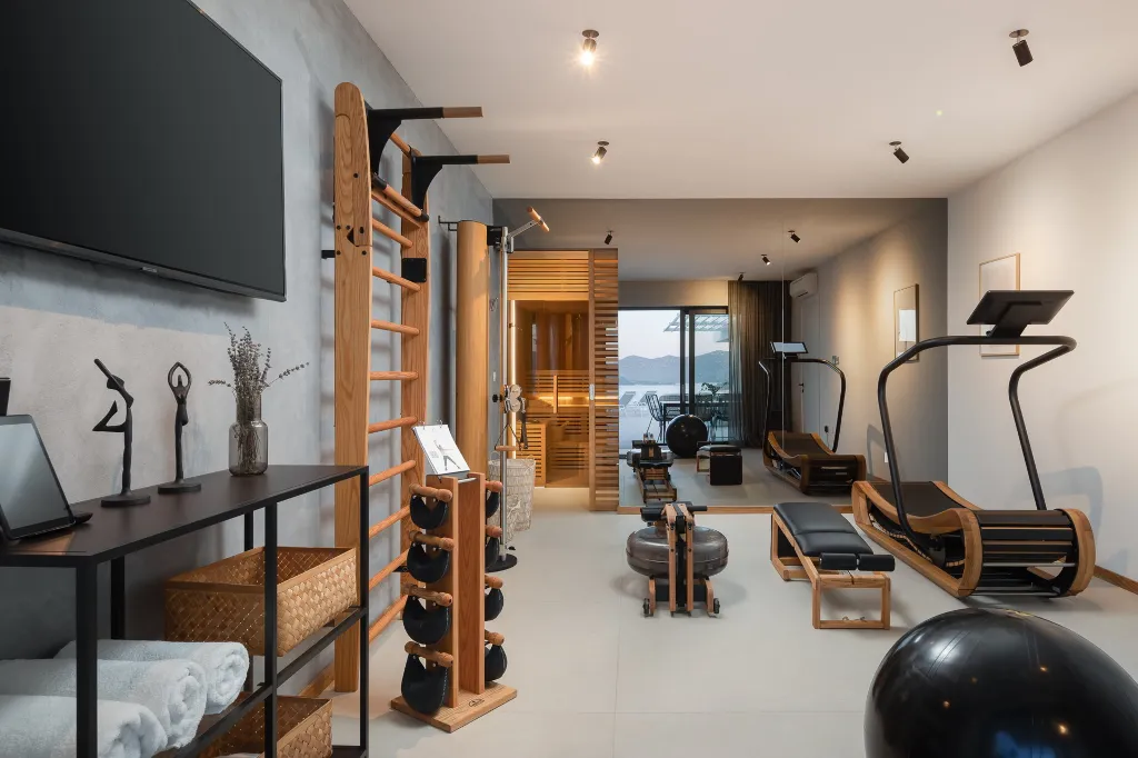 Contemporary Villa Complex With Pools, Jezera