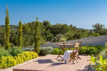 Contemporary Villa Complex With Pools, Jezera