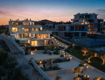 Contemporary Villa Complex With Pools, Jezera