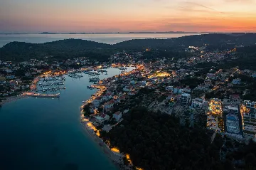 Contemporary Villa Complex With Pools, Jezera