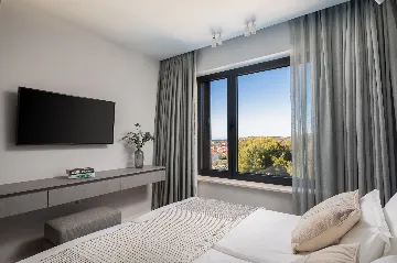 Contemporary Villa Complex With Pools, Jezera