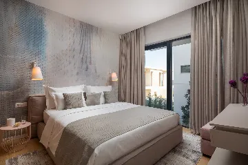 Contemporary Villa Complex With Pools, Jezera