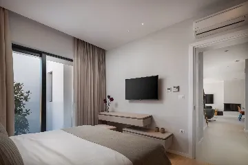 Contemporary Villa Complex With Pools, Jezera