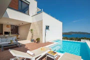 Contemporary Villa Complex With Pools, Jezera