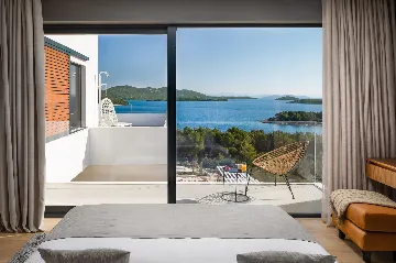 Contemporary Villa Complex With Pools, Jezera