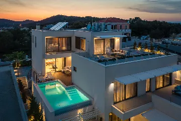 Contemporary Villa Complex With Pools, Jezera