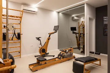 Contemporary Villa Complex With Pools, Jezera