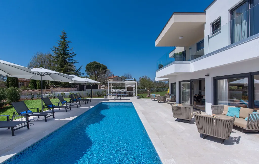 Spacious Family Villa with Pool in Poreč